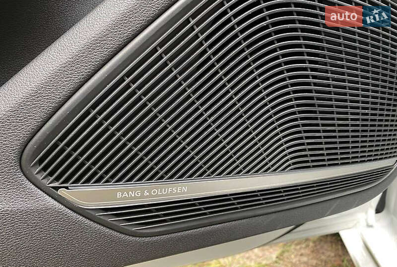 Седан Audi A4 2017 в Ровно