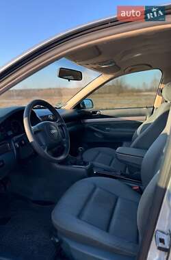 Седан Audi A4 2000 в 