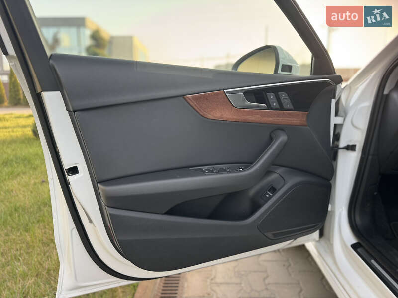 Седан Audi A4 2020 в Києві