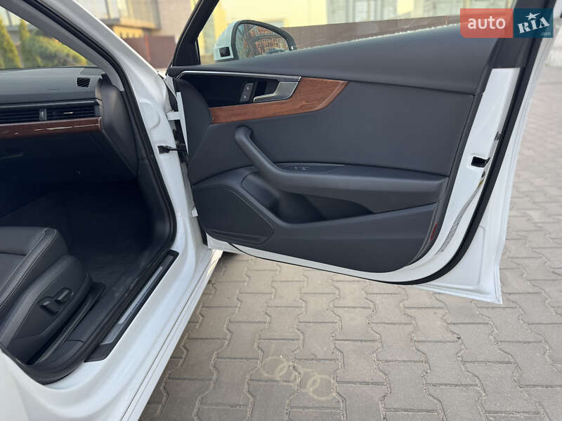 Седан Audi A4 2020 в Києві