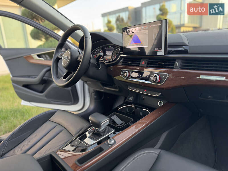 Седан Audi A4 2020 в Києві