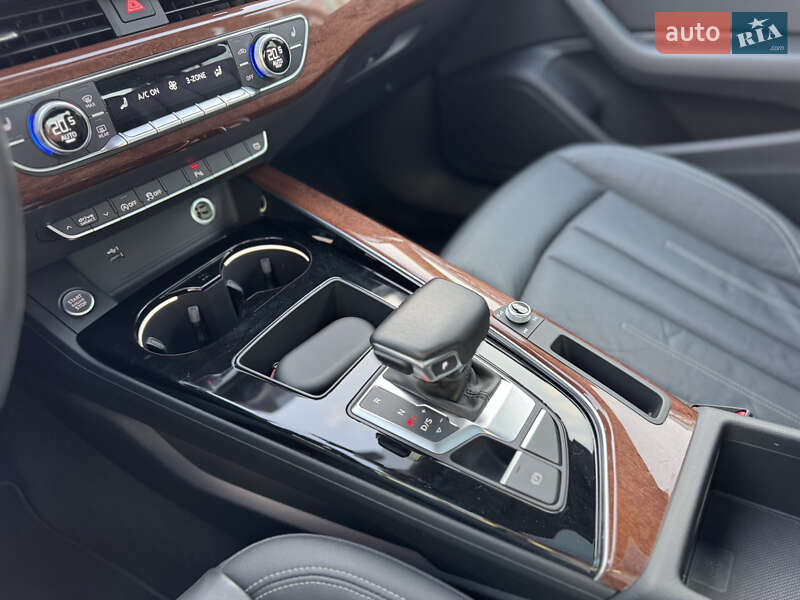 Седан Audi A4 2020 в Києві