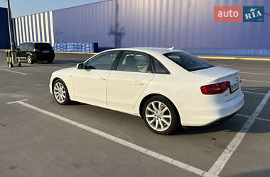 Седан Audi A4 2013 в 