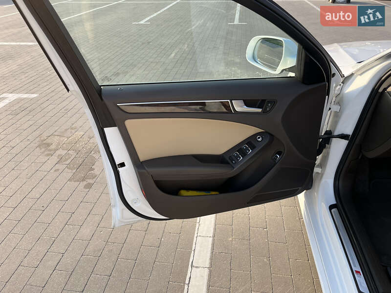 Седан Audi A4 2013 в Сумах