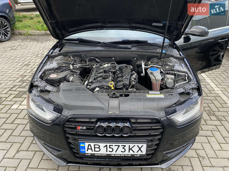 Седан Audi A4 2012 в Виннице