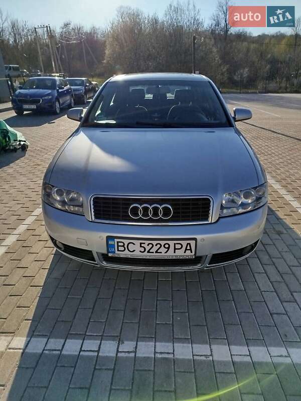 Седан Audi A4 2004 в 