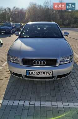 Седан Audi A4 2004 в 