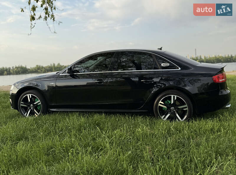 Седан Audi A4 2011 в Днепре