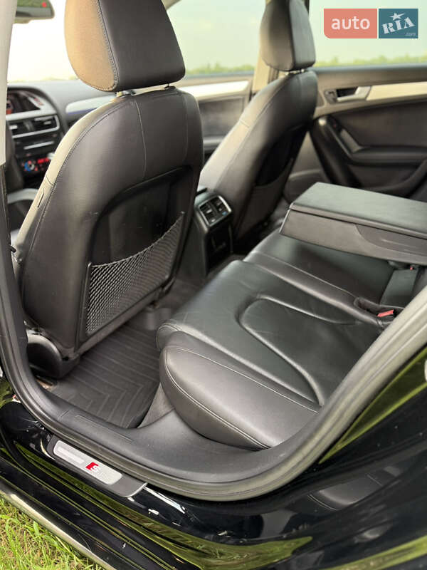 Седан Audi A4 2011 в Днепре