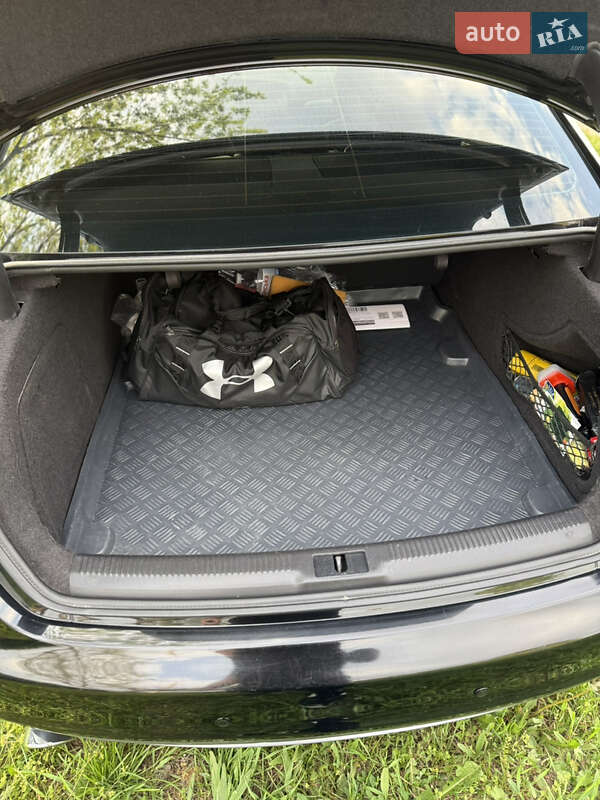 Седан Audi A4 2011 в Днепре