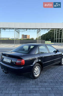Седан Audi A4 2000 в 