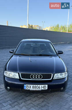Седан Audi A4 2000 в 
