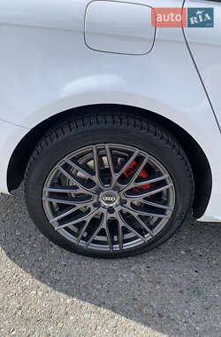 Седан Audi A4 2011 в 