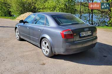 Седан Audi A4 2001 в 