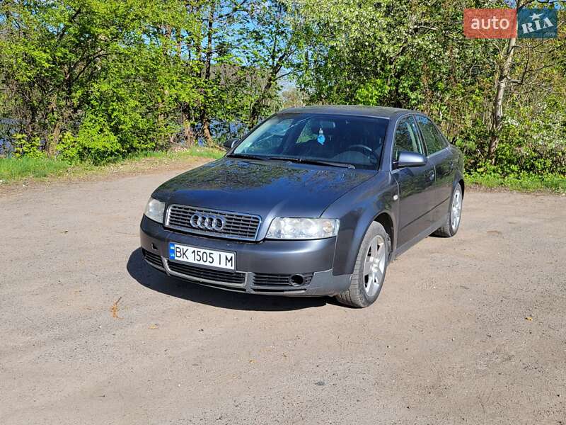 Седан Audi A4 2001 в 