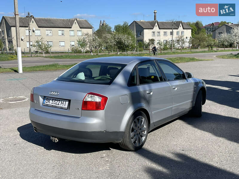 Седан Audi A4 2002 в Дубні