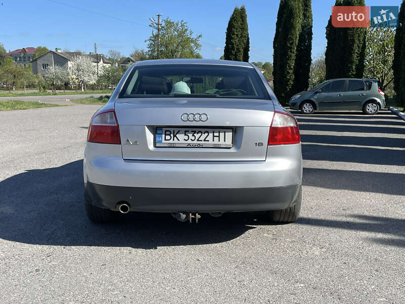 Седан Audi A4 2002 в Дубні