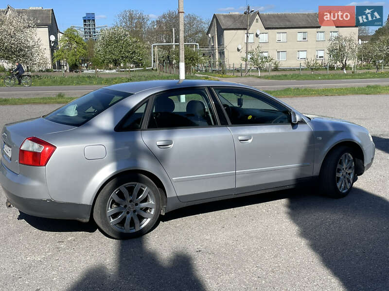 Седан Audi A4 2002 в Дубні