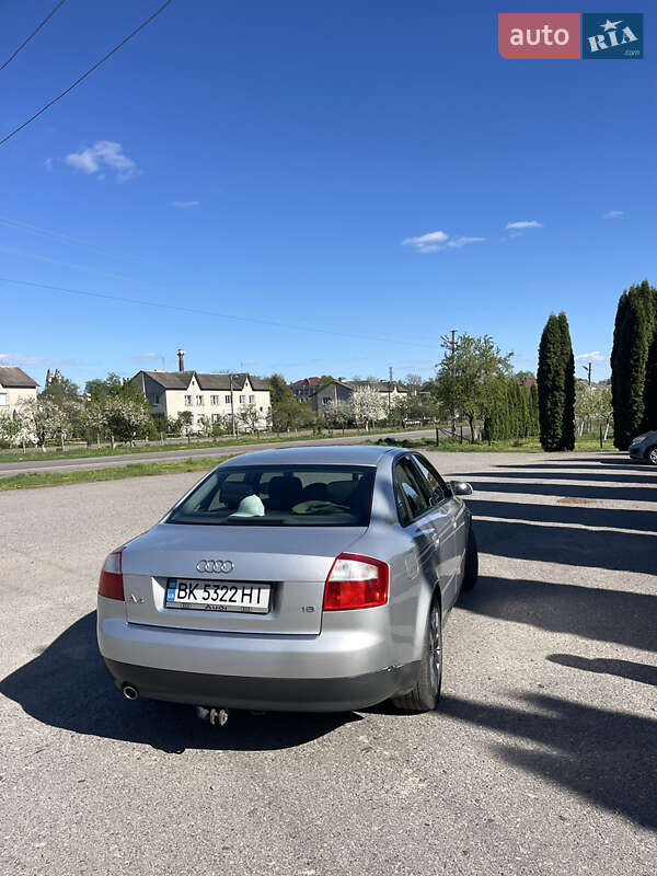Седан Audi A4 2002 в Дубні