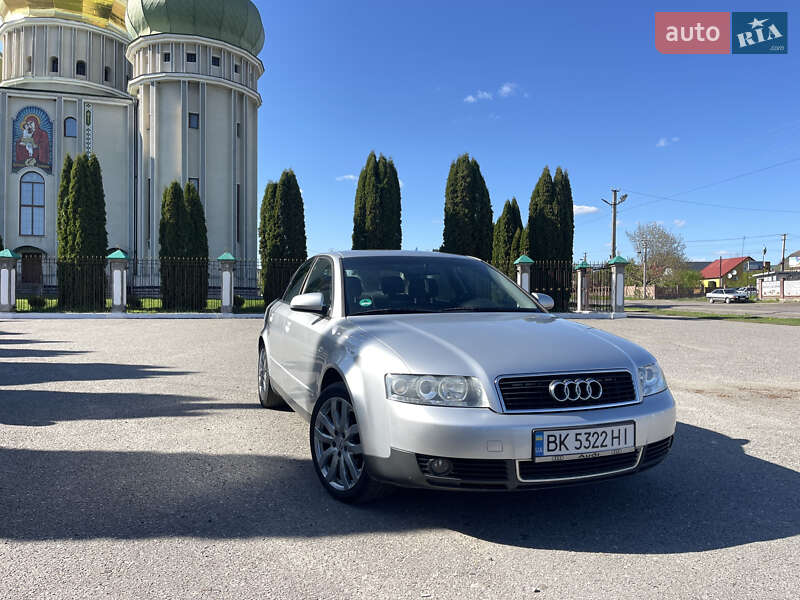 Седан Audi A4 2002 в Дубні