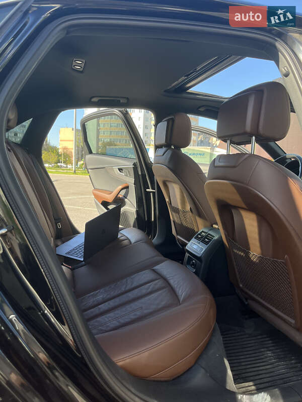 Седан Audi A4 2017 в Ивано-Франковске