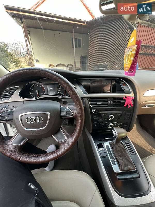 Седан Audi A4 2013 в Хусте