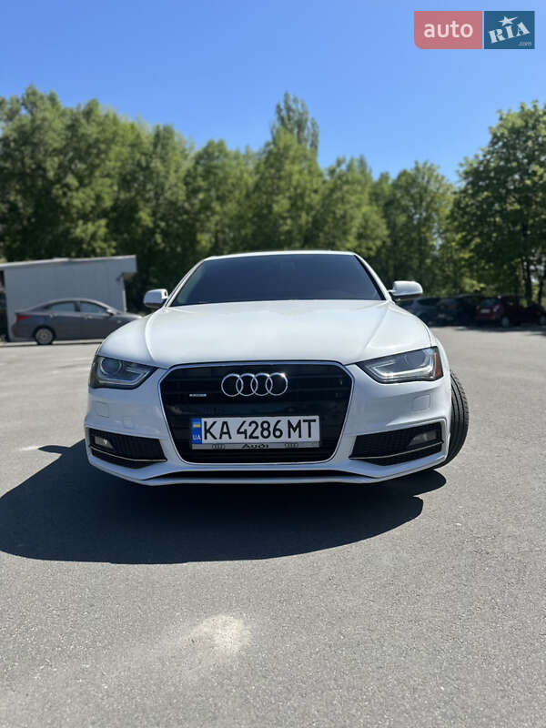 Седан Audi A4 2014 в Киеве