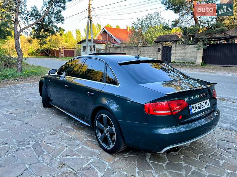 Седан Audi A4 2011 в Киеве