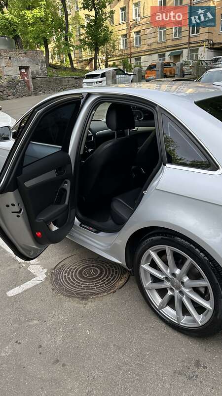 Седан Audi A4 2013 в Житомире