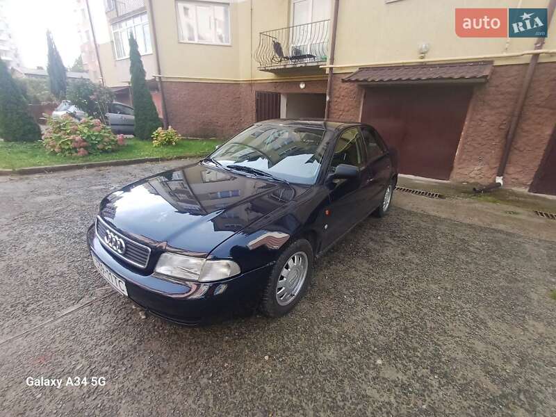 Седан Audi A4 1996 в 