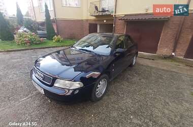 Седан Audi A4 1996 в 