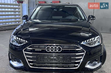Седан Audi A4 2022 в 