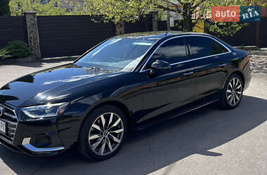 Седан Audi A4 2022 в 