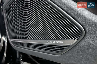 Седан Audi A4 2022 в 