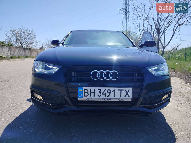 Седан Audi A4 2015 в 