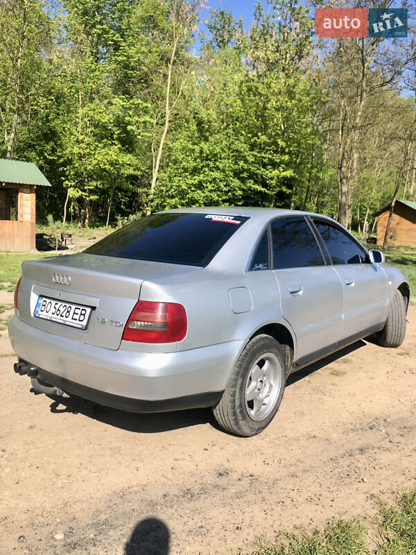 Седан Audi A4 1999 в Тлумачі