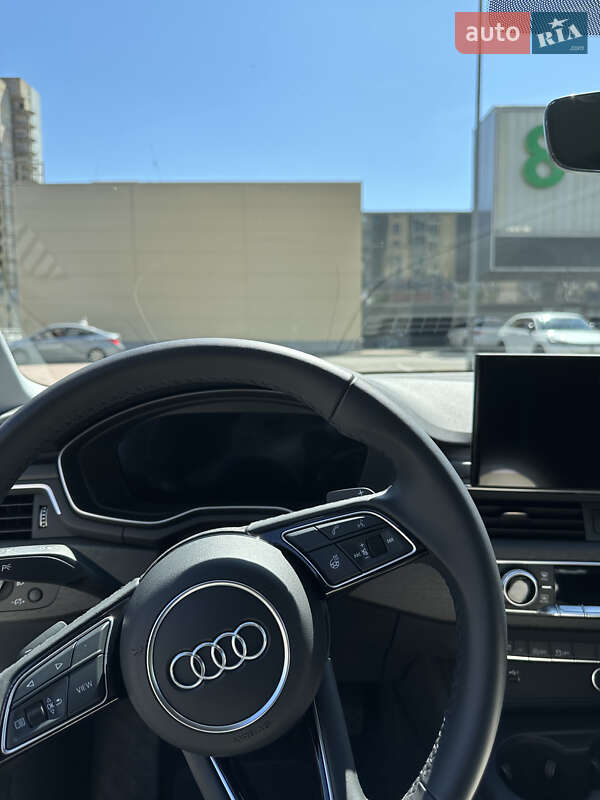Седан Audi A4 2024 в Киеве