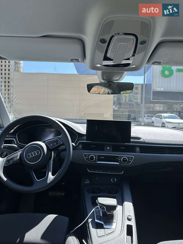 Седан Audi A4 2024 в Киеве