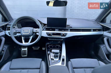 Седан Audi A4 2022 в 