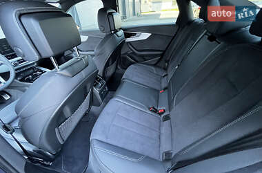Седан Audi A4 2022 в 