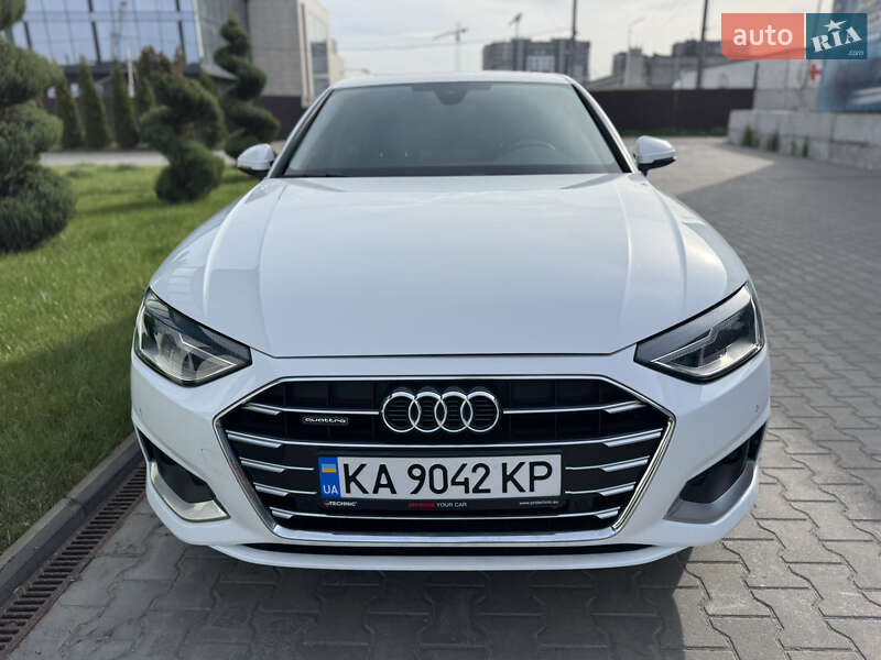 Седан Audi A4 2020 в 