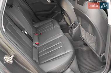 Седан Audi A4 2019 в 