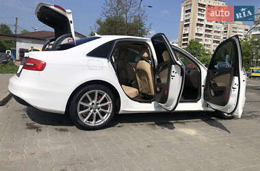 Седан Audi A4 2014 в 