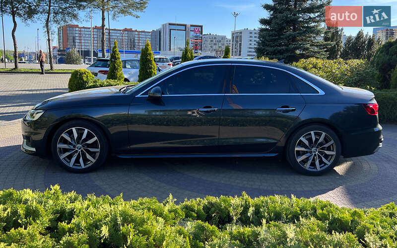 Седан Audi A4 2019 в Львові