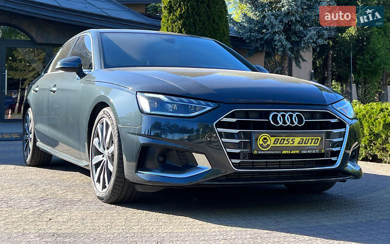 Седан Audi A4 2019 в Львові