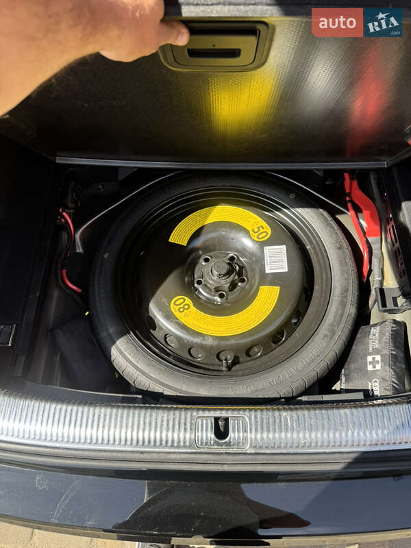 Универсал Audi A4 2020 в Сваляве