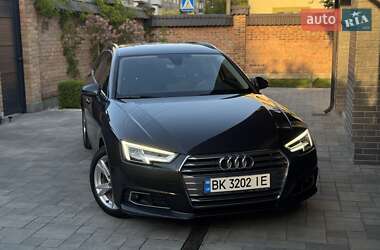 Универсал Audi A4 2017 в 