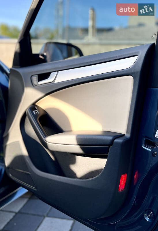 Седан Audi A4 2015 в Стрые