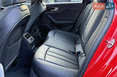 Седан Audi A4 2023 в 