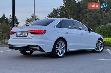 Седан Audi A4 2020 в 